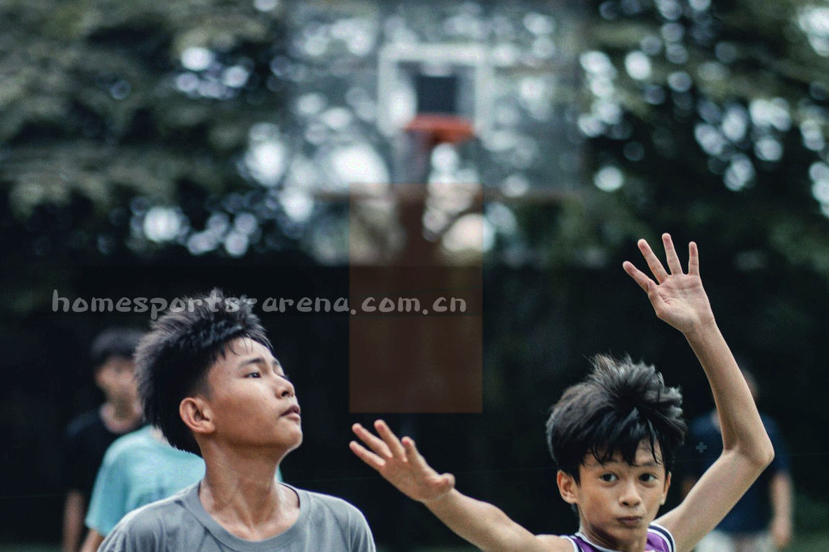 按月归档的赛程与阵容文件卡片排列示意图，深色底，带编号标签